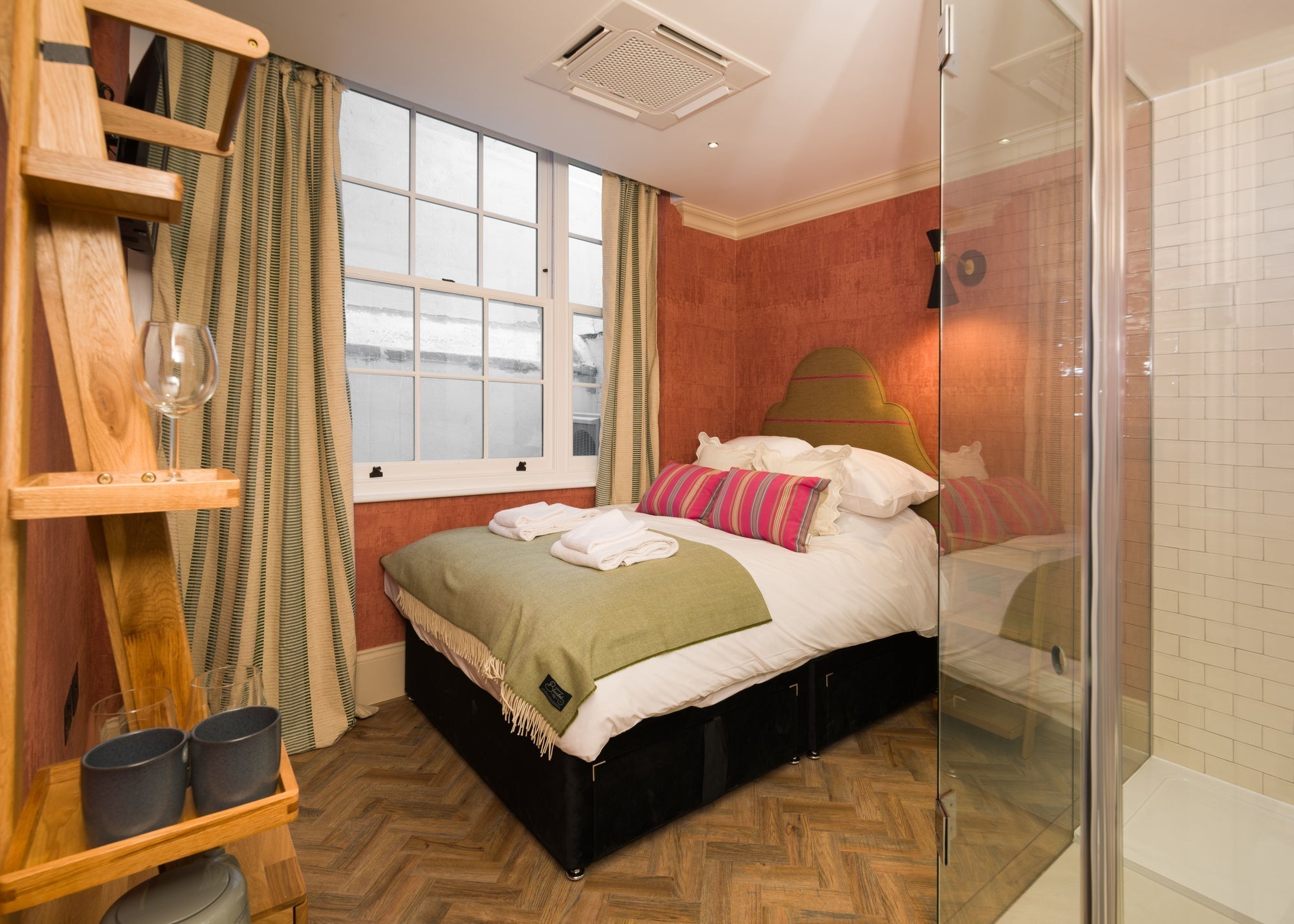 The Best Hidden Gem Stay Near Portobello Market: Pocket Apartments