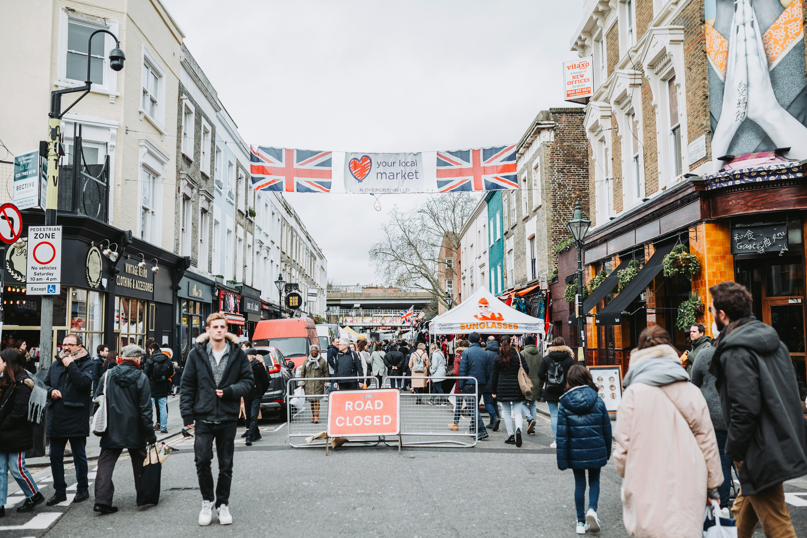 🎩 A Vintage Lovers’ Guide to Portobello Market