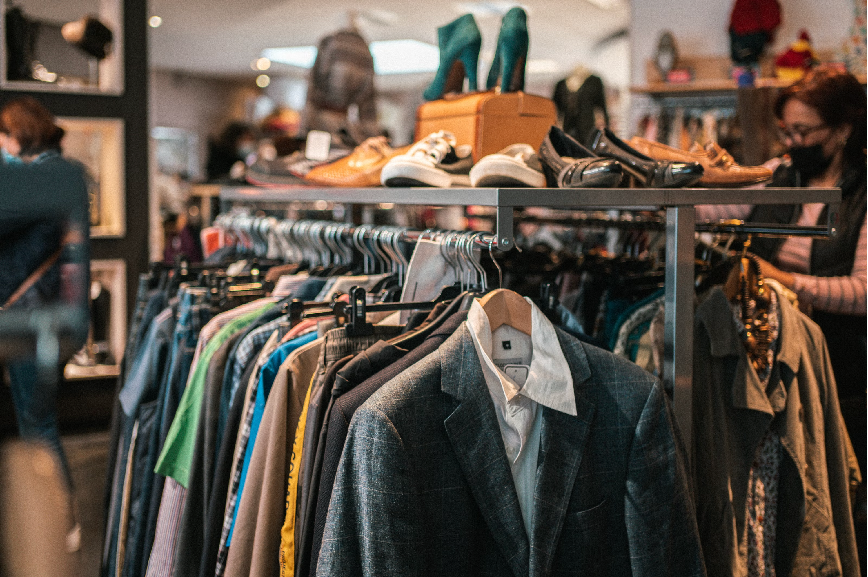 A Guide to Thrift Shopping in West London 🛍️