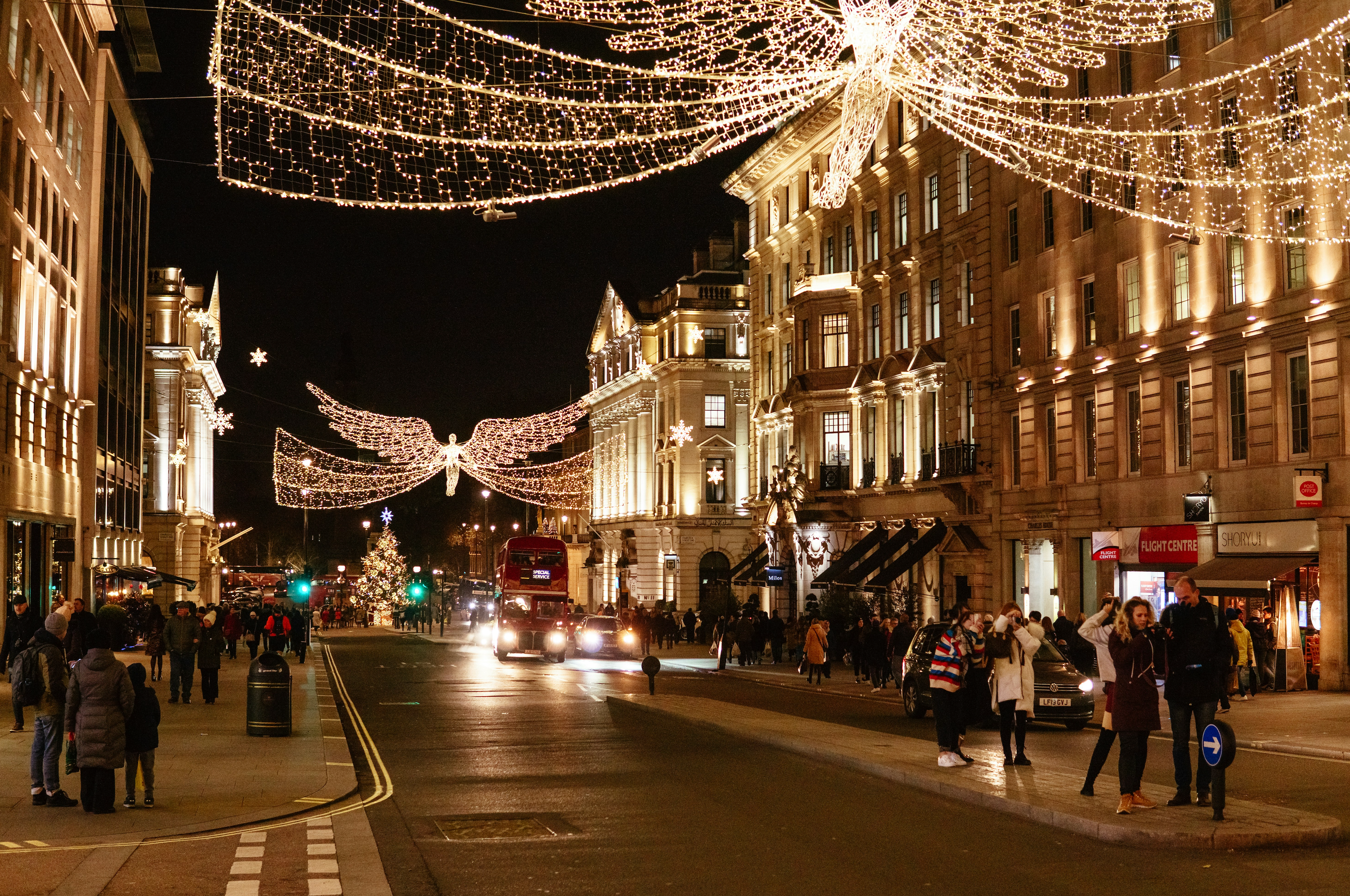 Christmas Weekend in London: 2-Day Itinerary 🎄