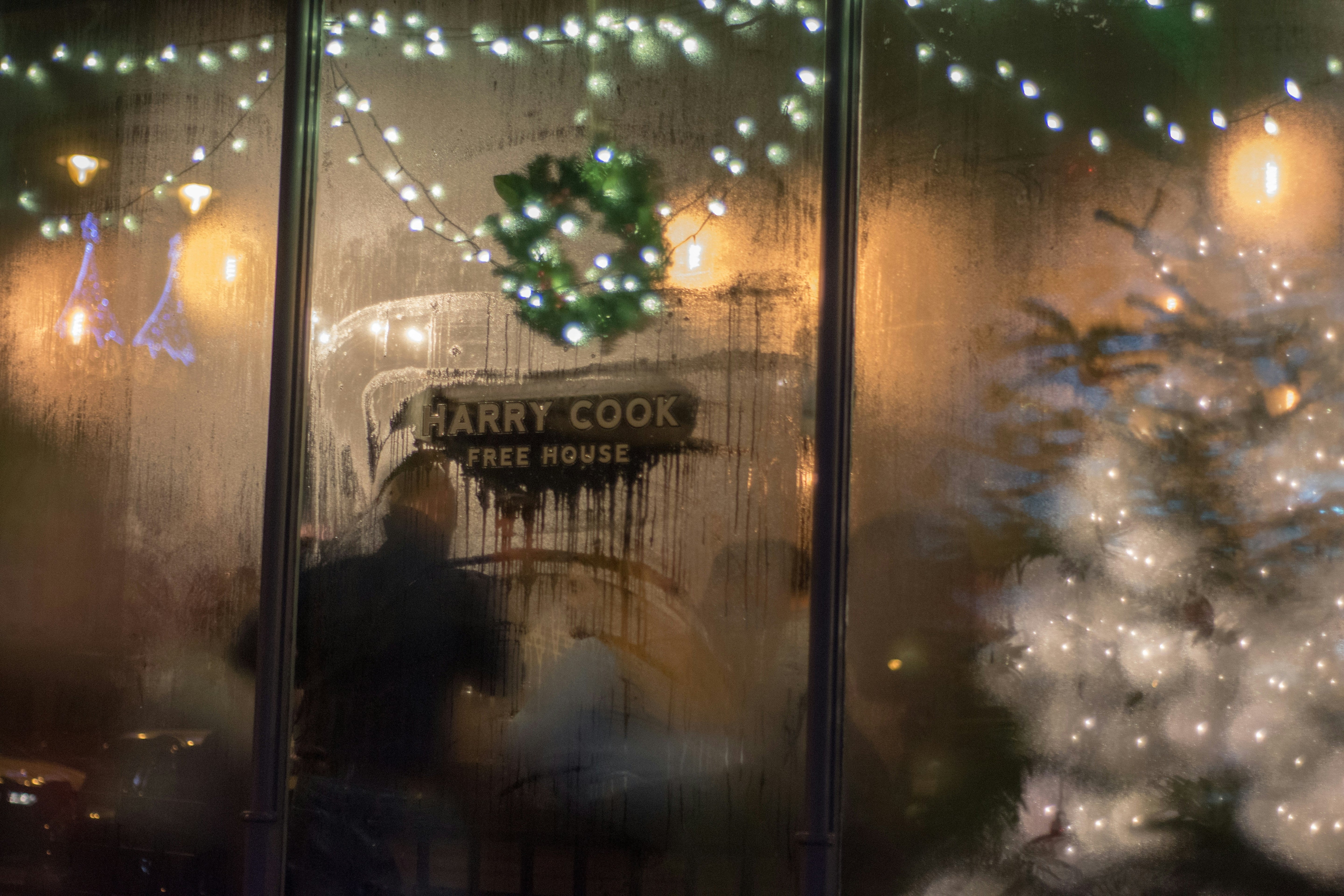 London’s Coziest Pubs & Bars for a Winter Drink 2025 🍷